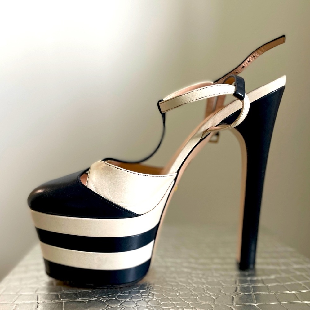 Gucci Angel Platform Navy White Leather Size 7.5